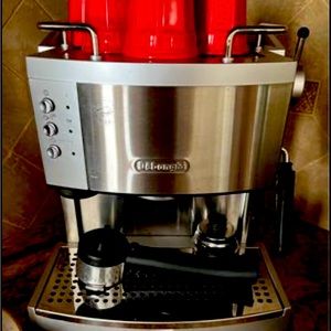 DeLonghi Espresso maker with cappuccino maker